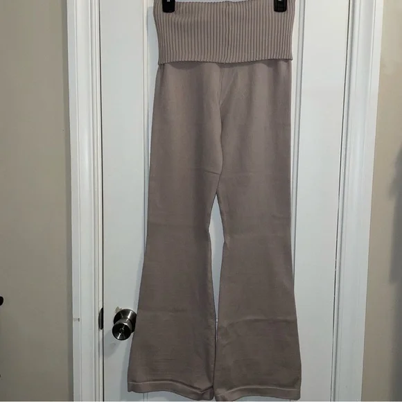 SHEIN Cream Boot Cut Fold Over Flare Knit Pants, Excellent Condition - Picture 5 of 8